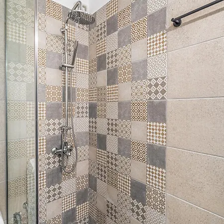 Mella Roa - Amber Apartamento